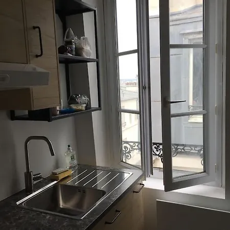 Super Parisien Xviiie Arrondissement